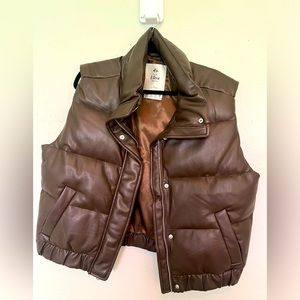 Abercrombie ultra mini puffer vest in dark brown - size large
